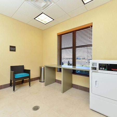 Hilton Garden Inn ווסט צ'סטר מראה חיצוני תמונה