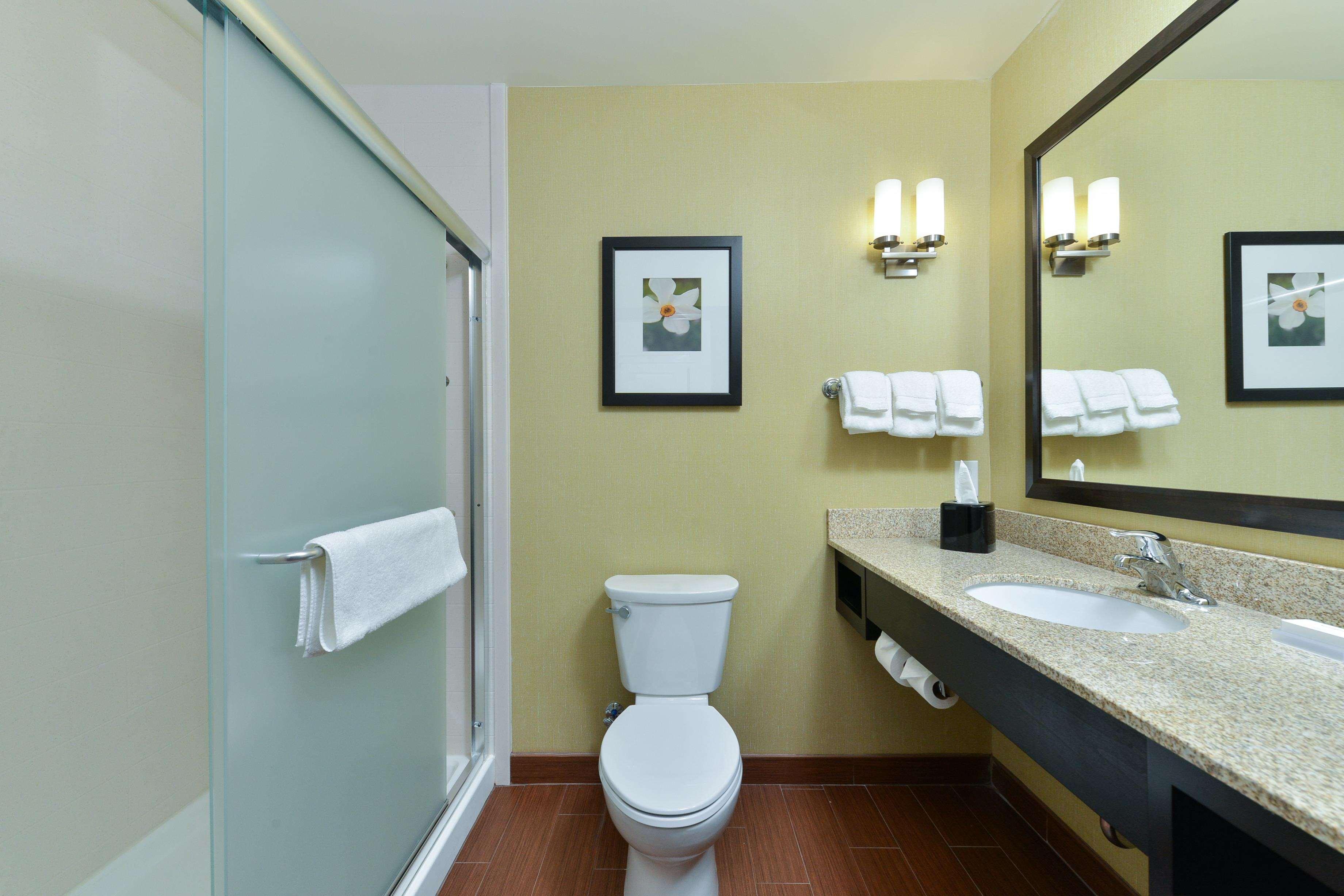 Hilton Garden Inn ווסט צ'סטר מראה חיצוני תמונה