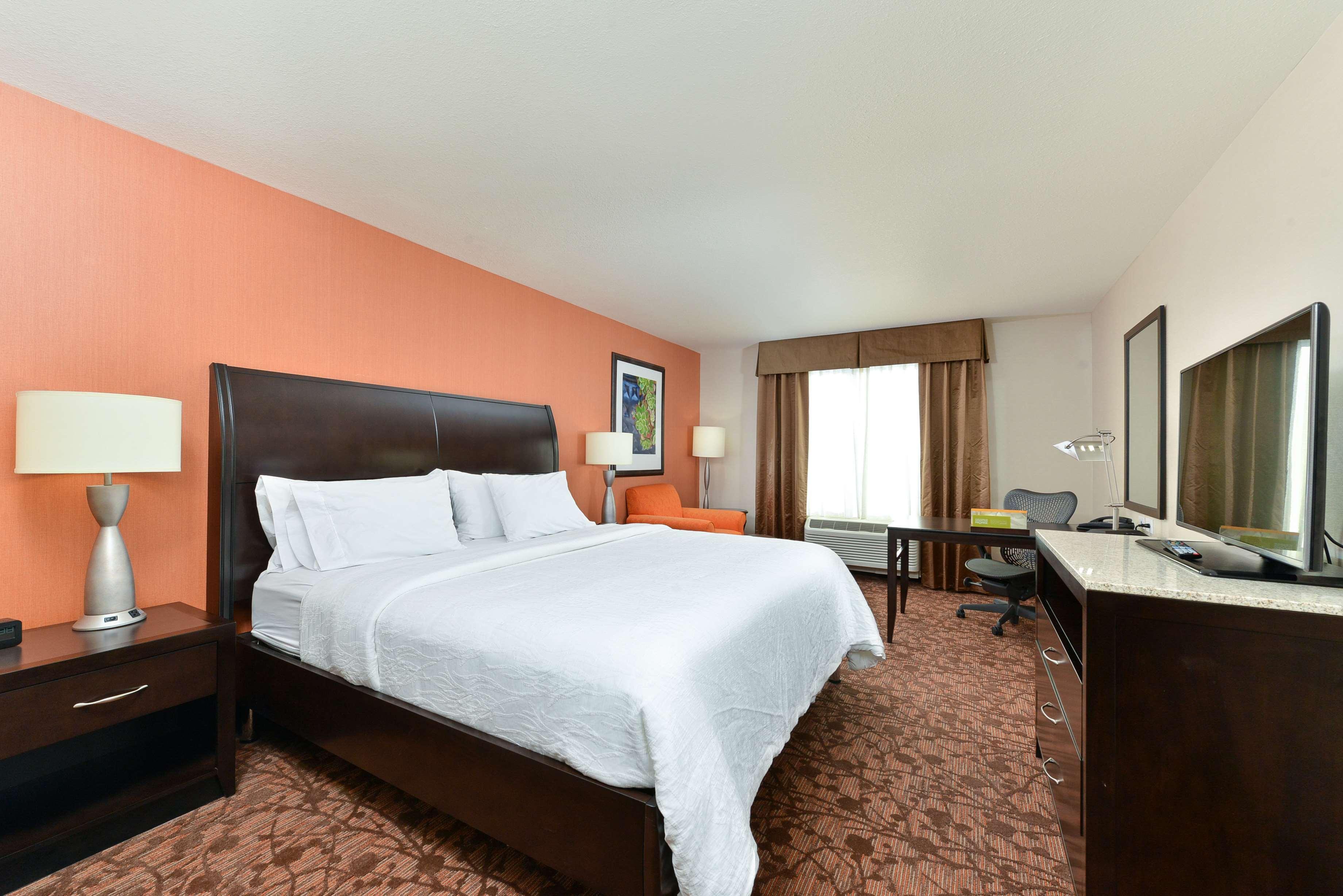 Hilton Garden Inn ווסט צ'סטר מראה חיצוני תמונה