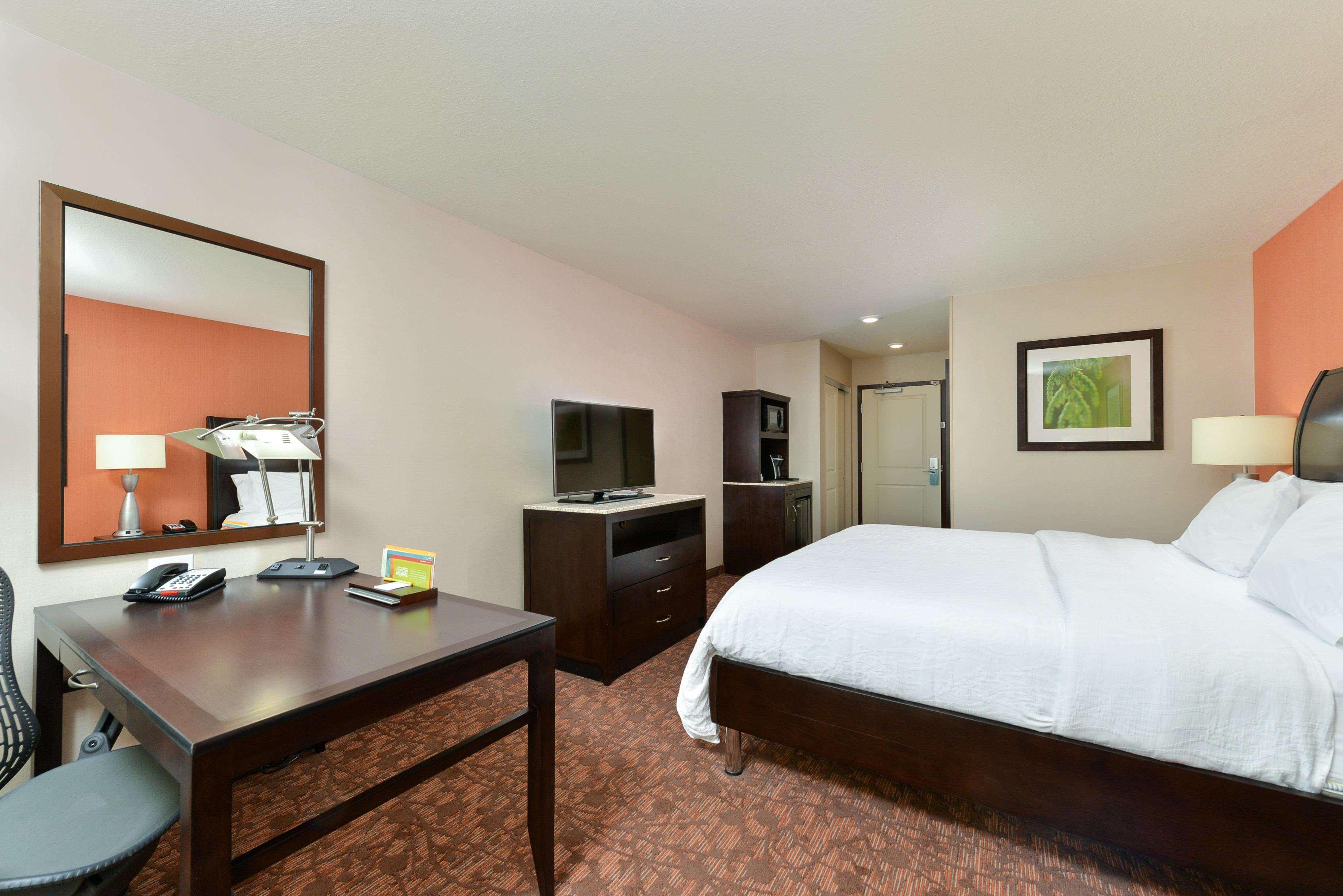 Hilton Garden Inn ווסט צ'סטר מראה חיצוני תמונה