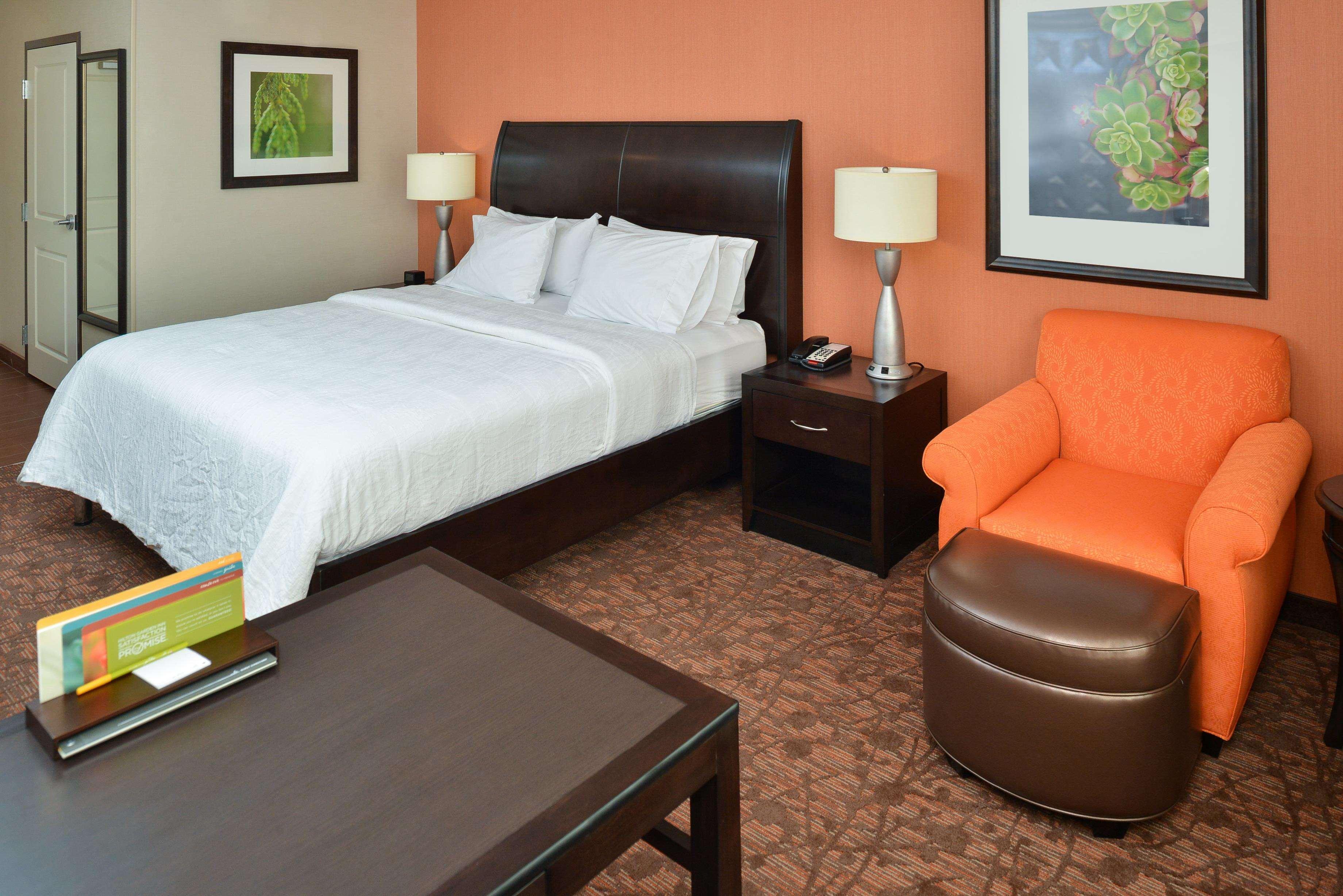 Hilton Garden Inn ווסט צ'סטר מראה חיצוני תמונה