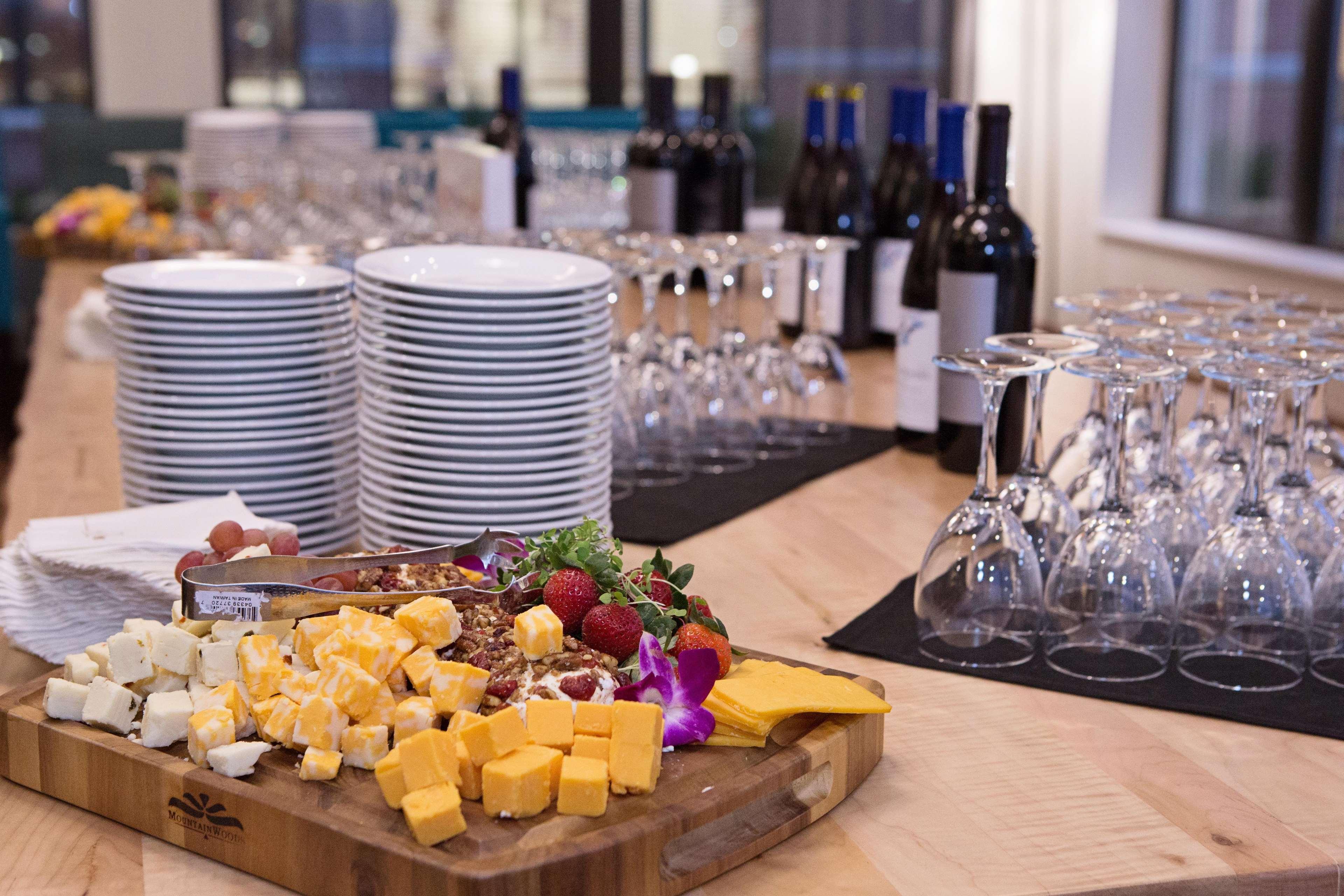 Hilton Garden Inn ווסט צ'סטר מראה חיצוני תמונה
