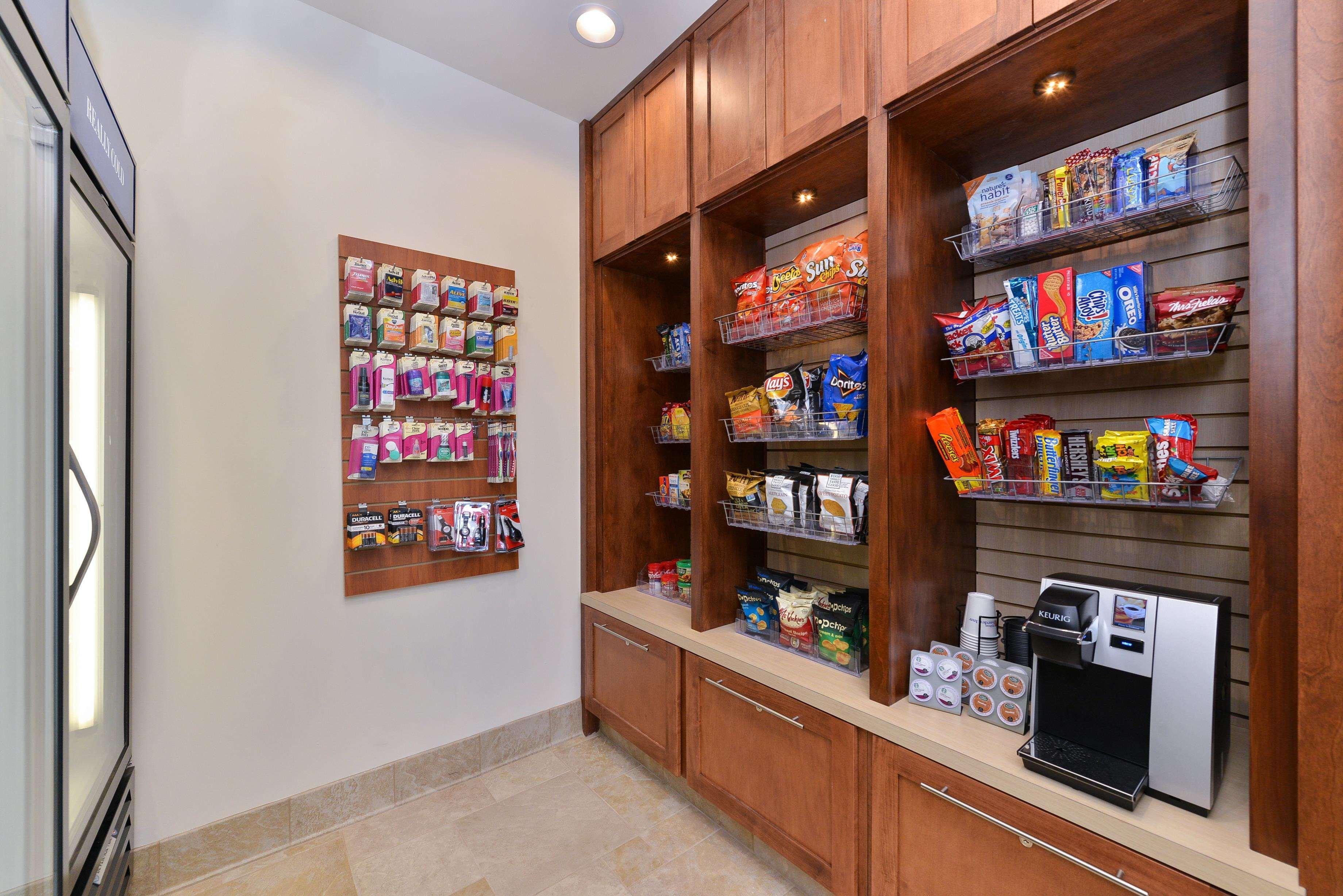 Hilton Garden Inn ווסט צ'סטר מראה חיצוני תמונה