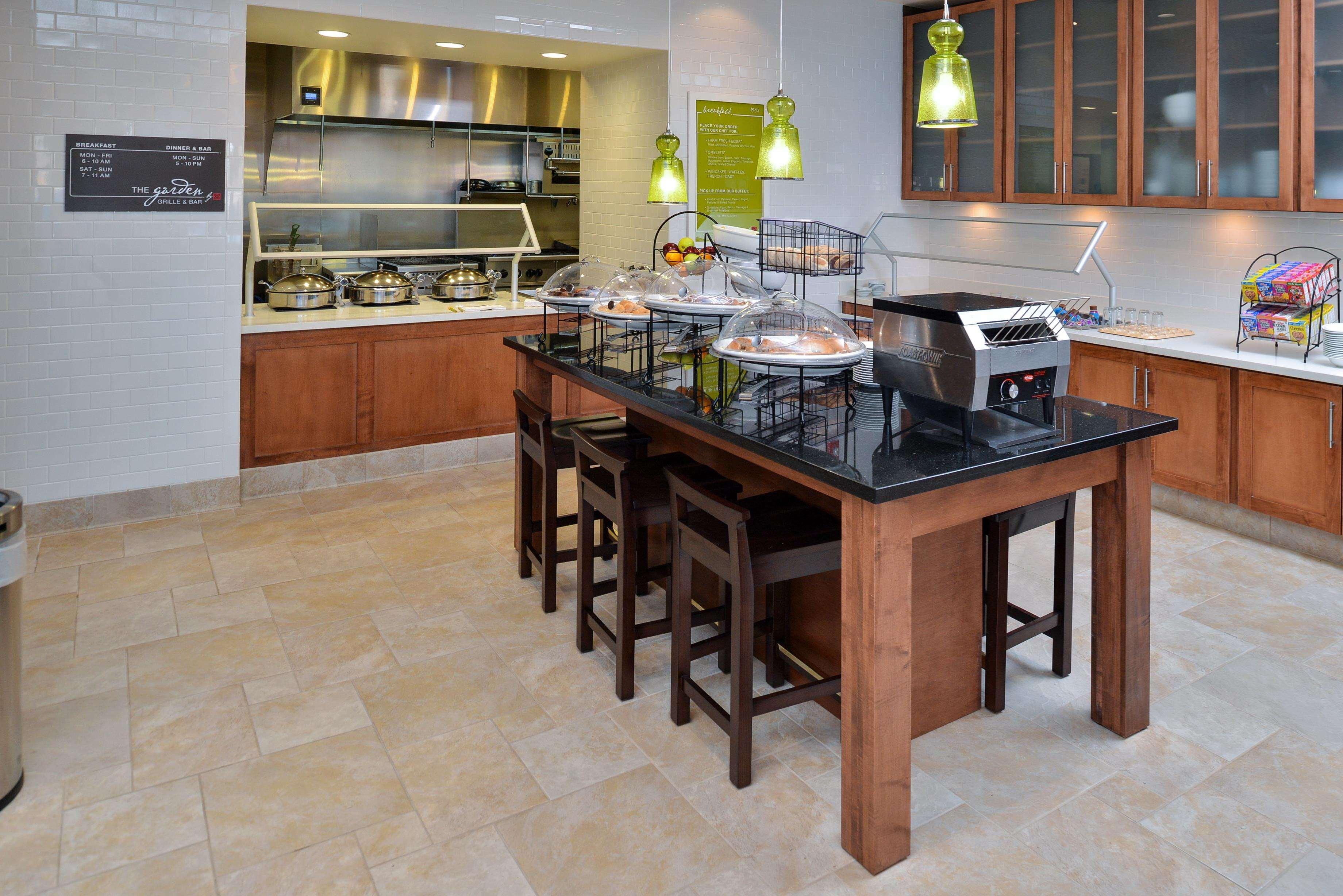 Hilton Garden Inn ווסט צ'סטר מראה חיצוני תמונה