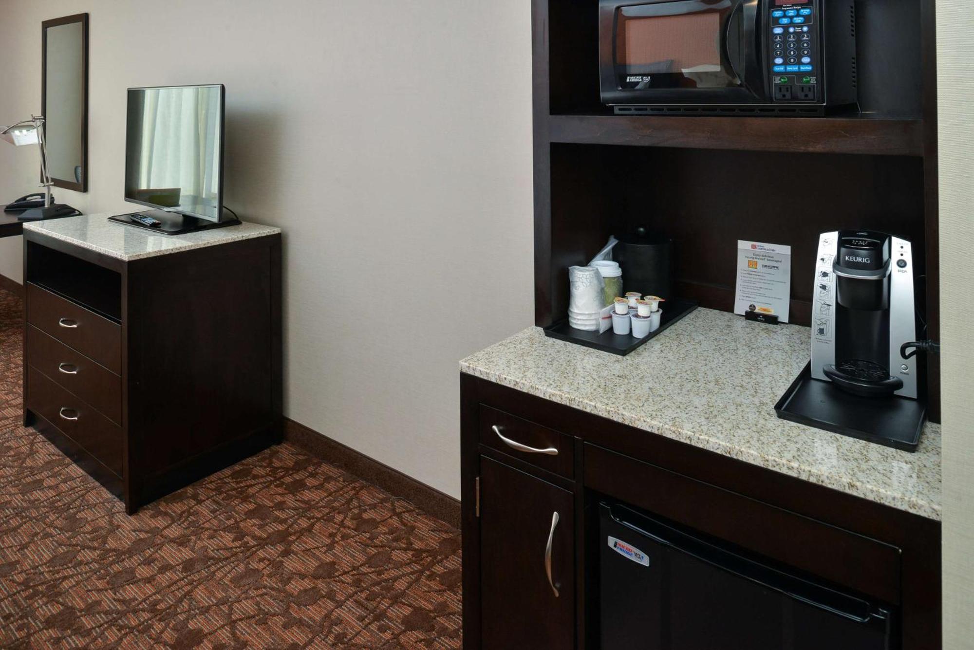 Hilton Garden Inn ווסט צ'סטר מראה חיצוני תמונה