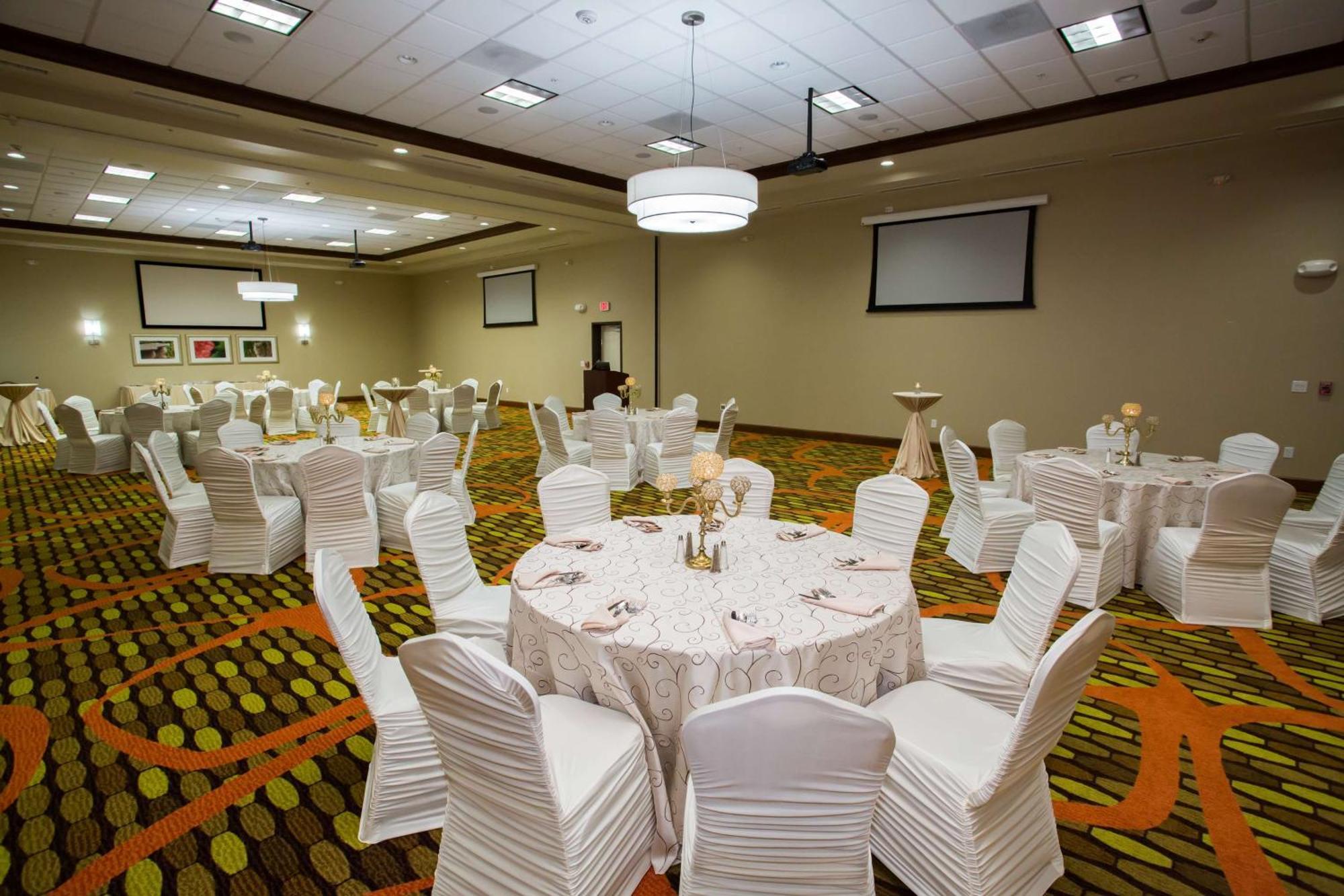 Hilton Garden Inn ווסט צ'סטר מראה חיצוני תמונה