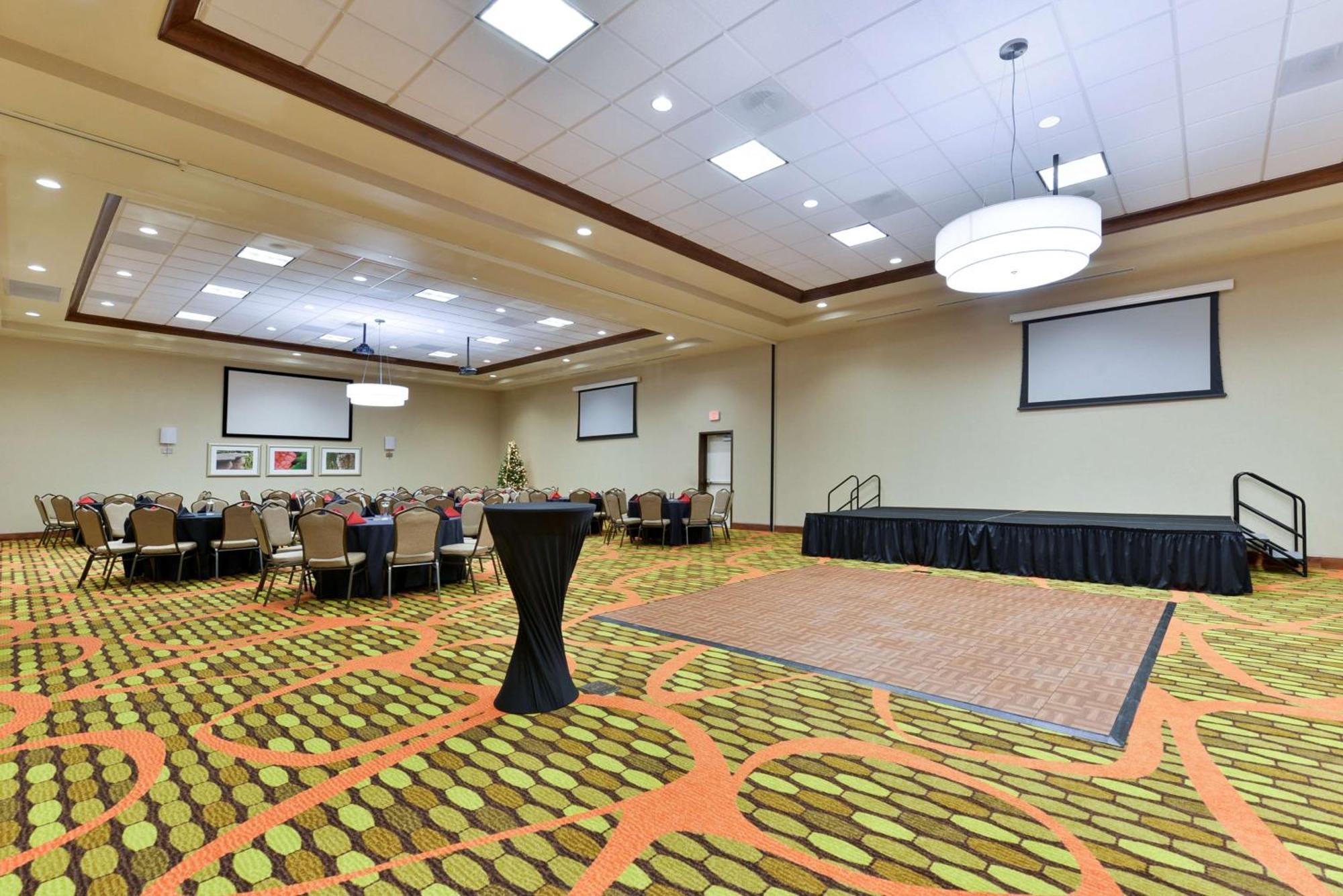 Hilton Garden Inn ווסט צ'סטר מראה חיצוני תמונה