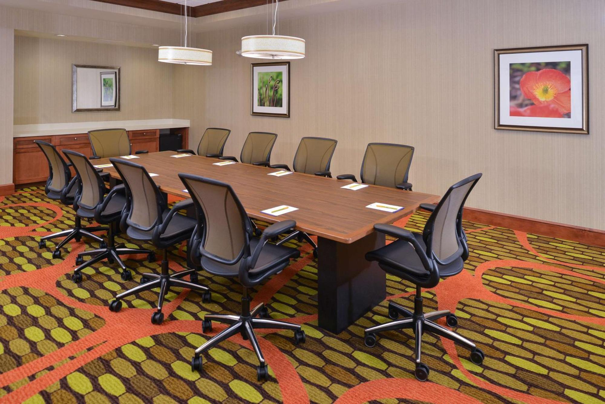Hilton Garden Inn ווסט צ'סטר מראה חיצוני תמונה
